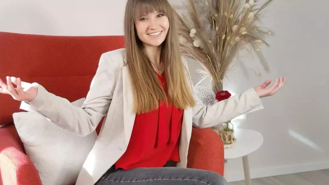 Von Tränen zu wahrer Lernfreude: Melina Fischer von Schulzeitreise® begleitet Familien dabei, den Schulstress hinter sich zu lassen - Bild: presseportal.de