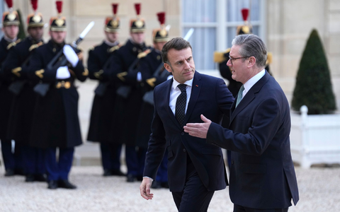 Frankreichs Präsident Emmanuel Macron und der britische Premier Keir Starmer sind in Kontakt mit Donald Trump. - Foto: Aurelien Morissard/AP/dpa Frankreichs Präsident Emmanuel Macron und der britische Premier Keir Starmer sind in Kontakt mit Donald Trump. - Foto: Aurelien Morissard/AP/dpa