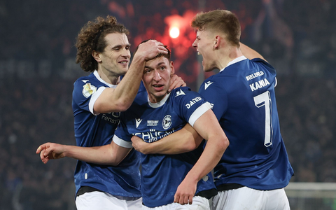 «Hexenkessel» Bielefelder Alm: Die Arminia hat im eigenen Stadion schon drei Erstligisten rausgeworfen. - Foto: Friso Gentsch/dpa