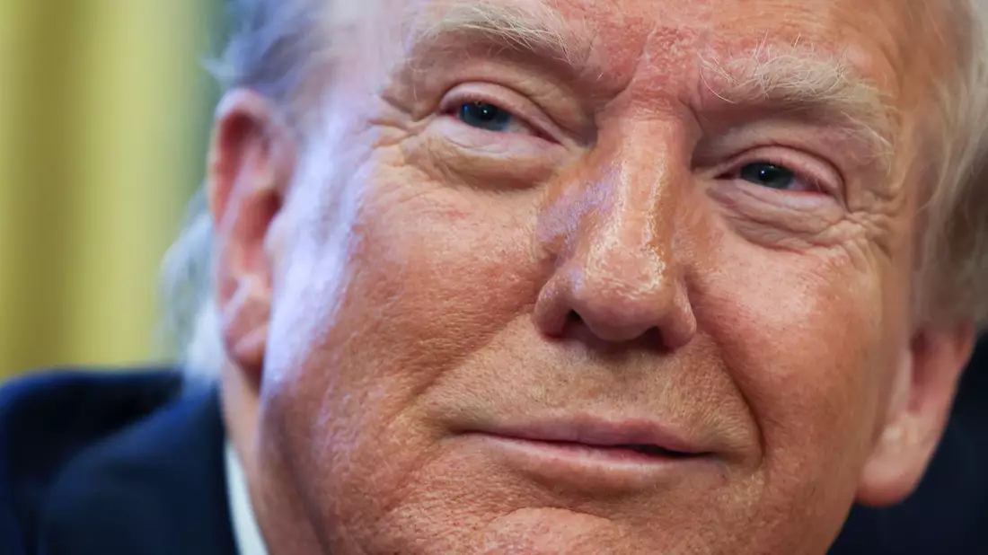 Trump krempelt die Regeln um - und die Korrespondenten-Vereinigung warnt vor einer Bedrohung der Pressefreiheit. - Bild: Uncredited/Pool/AP/dpa