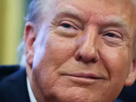 Trump fühlt sich offenbar an einen eigenen Rechtsstreit erinnert.  - Foto: Uncredited/Pool/AP/dpa