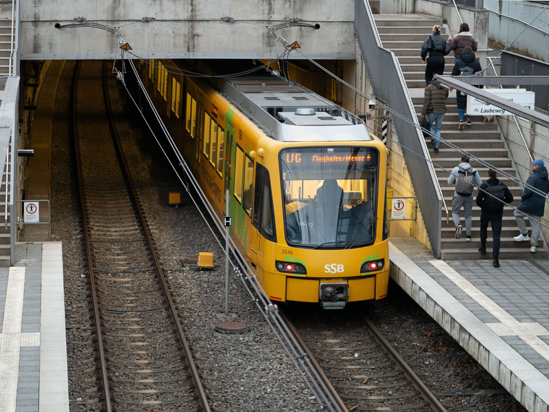 Im Tunnel an der Haltestelle Fasanenhof haben Forscher bereits untersucht, wie die Wärme genutzt werden kann. - Foto: Helena Dolderer/dpa