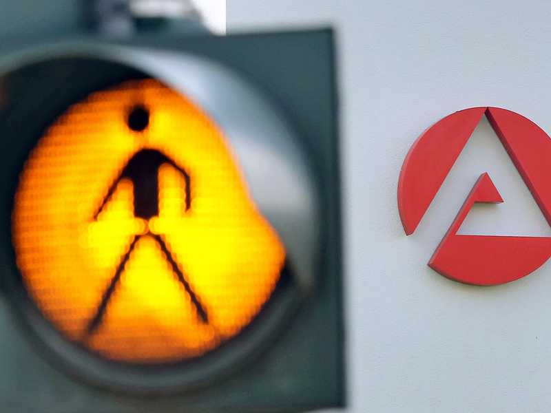 Die Vorzeichen für den deutschen Arbeitsmarkt sind laut Ifo-Institut nicht positiv. (Symbolbild)  - Foto: Jan Woitas/ZB/dpa