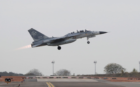 Taiwans Militär hat nach eigenen Angaben auf Schießübungen Chinas vor seiner Küste «reagiert». (Archivbild) - Foto: Chiang Ying-ying/AP/dpa