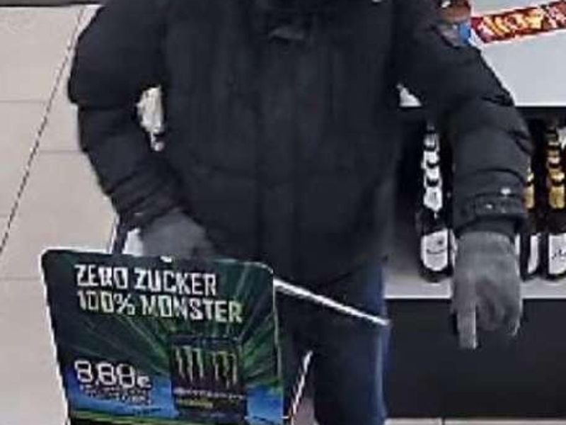 POL-BS: Öffentlichkeitsfahndung nach Räuber - Wer kennt diese Person? - Foto: presseportal.de