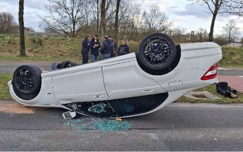 POL-ROW: ++ Bremervörde: Pkw ĂŒberschlĂ€gt sich - Mutter und Kleinkind leicht verletzt ++ - Foto: presseportal.de POL-ROW: ++ Bremervörde: Pkw ĂŒberschlĂ€gt sich - Mutter und Kleinkind leicht verletzt ++ - Foto: presseportal.de