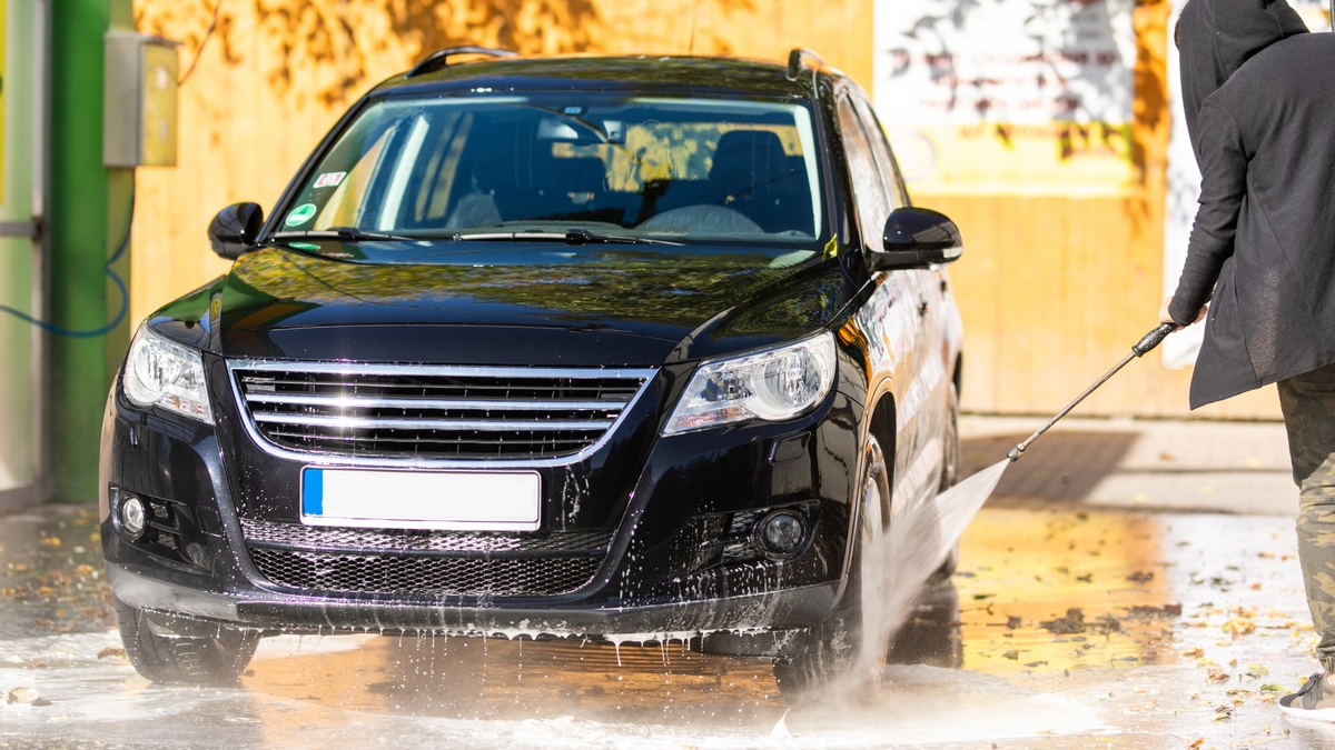 Fit für die neue Autosaison: Mehr als jeder Dritte startet mit Fahrzeug-Check in den Frühling - Foto: presseportal.de