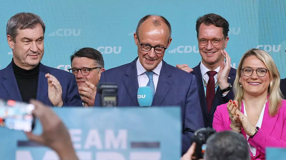 Friedrich Merz mit Unions-Spitzenpolitikern am 23.02.2025 - Bild: über dts Nachrichtenagentur