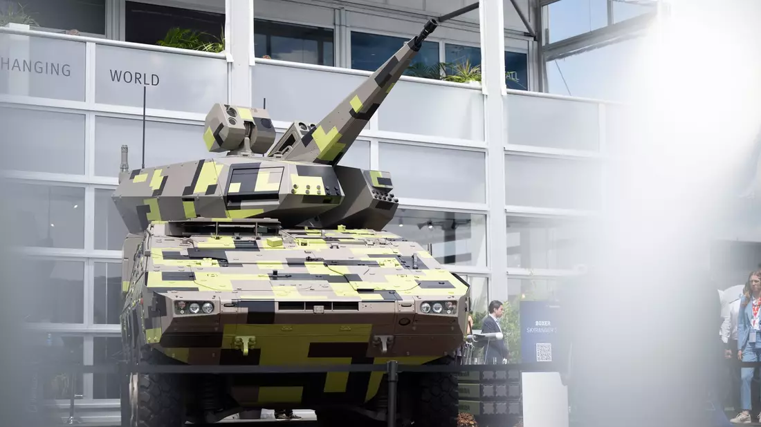 Bei der Berliner Internationalen Luft- und Raumfahrtausstellung (ILA) stellte Rheinmetall sein Flugabwehrsystem Skyranger aus. - Bild: Sebastian Gollnow/dpa