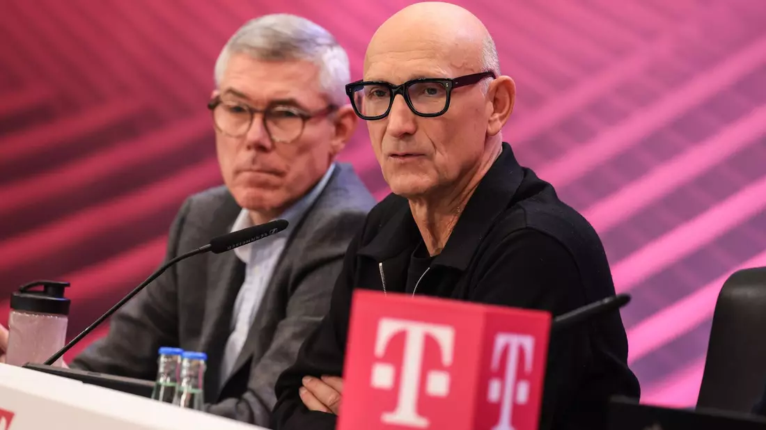 Die beiden Telekom-Chefs Christian Illek und Tim Höttges sind unzufrieden damit, dass nicht so viele Haushalte Glasfaser-Internet buchen wie gedacht. - Bild: Oliver Berg/dpa