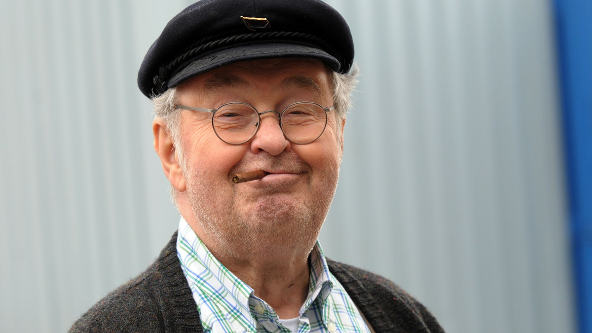 Er stand jahrzehntelang auf der Bühne und vor der Kamera: Ernst Hilbich. (Archivbild) - Foto: picture alliance / dpa