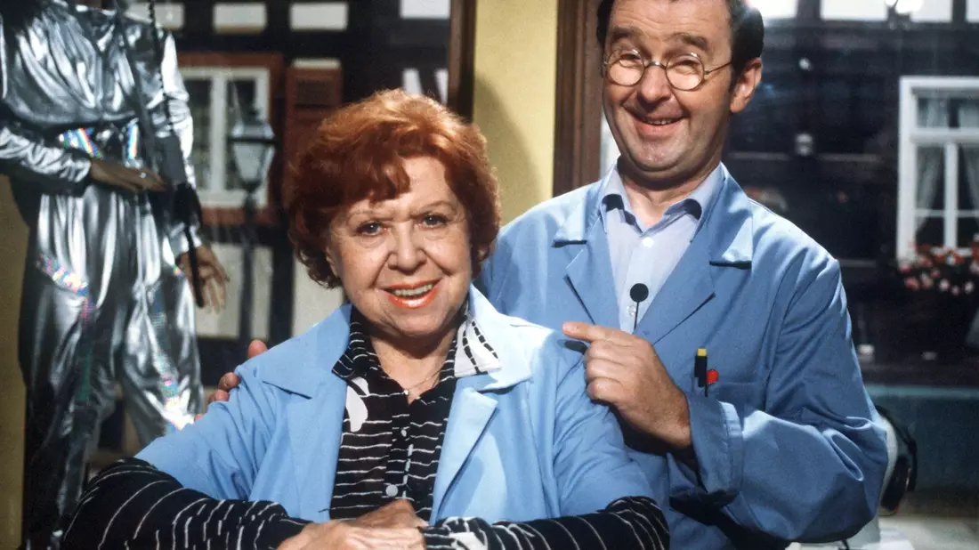 Brigitte Mira und Ernst Hilbich spielten die Hauptrollen in der TV-Serie «Funkes Werkstatt». (Arcivbild) - Bild: Jörg Schmitt/dpa