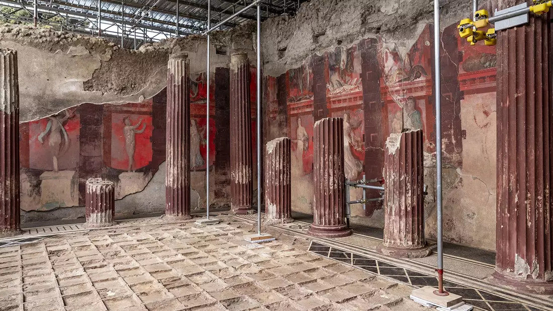 Das Fresko zeigt eine Prozession. - Bild: -/Parco Archeologico di Pompei/dpa