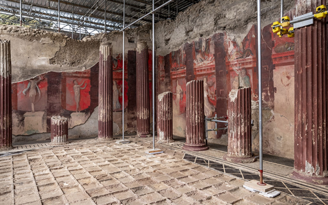 Das Fresko zeigt eine Prozession. - Foto: -/Parco Archeologico di Pompei/dpa