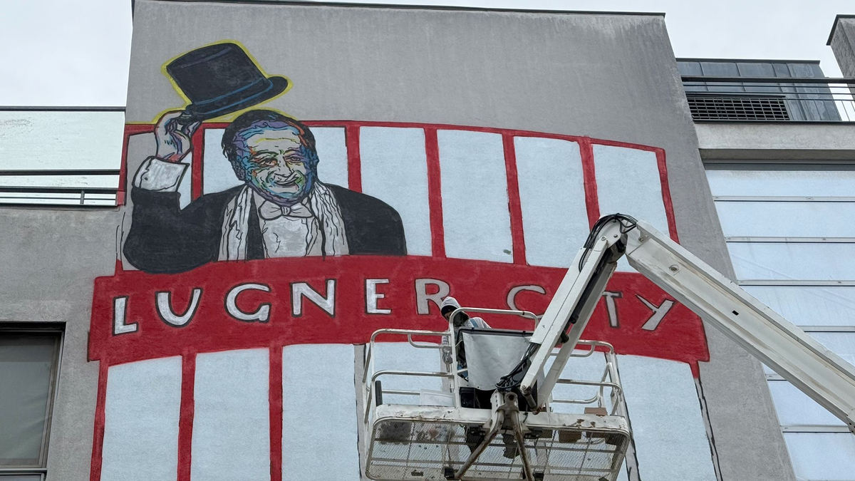 Richard Lugner in seinem Ball-Outfit.  - Foto: Matthias Röder/dpa