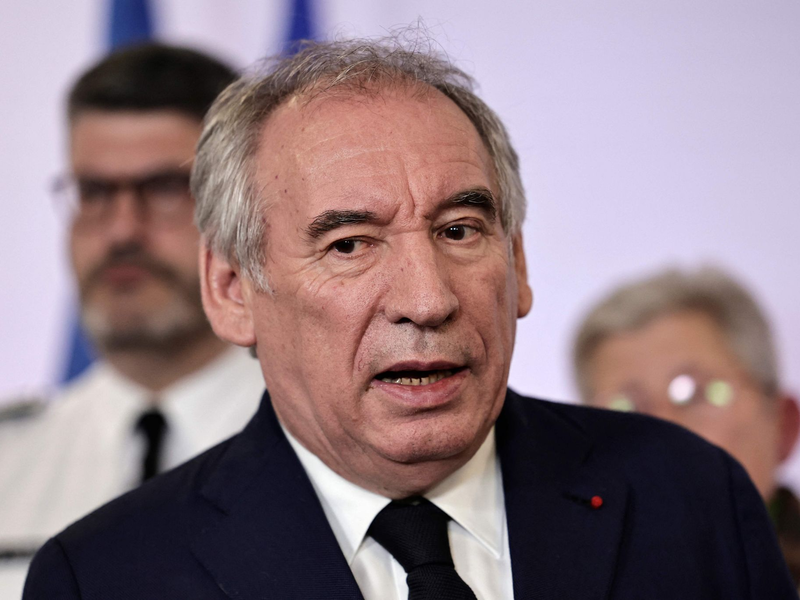 Frankreich droht Algerien mit Konsequenzen, wenn es sich weiterhin in vielen Fällen weigert, ausgewiesene Staatsbürger zurückzunehmen (Archivbild). - Foto: Stephane De Sakutin/AFP/dpa