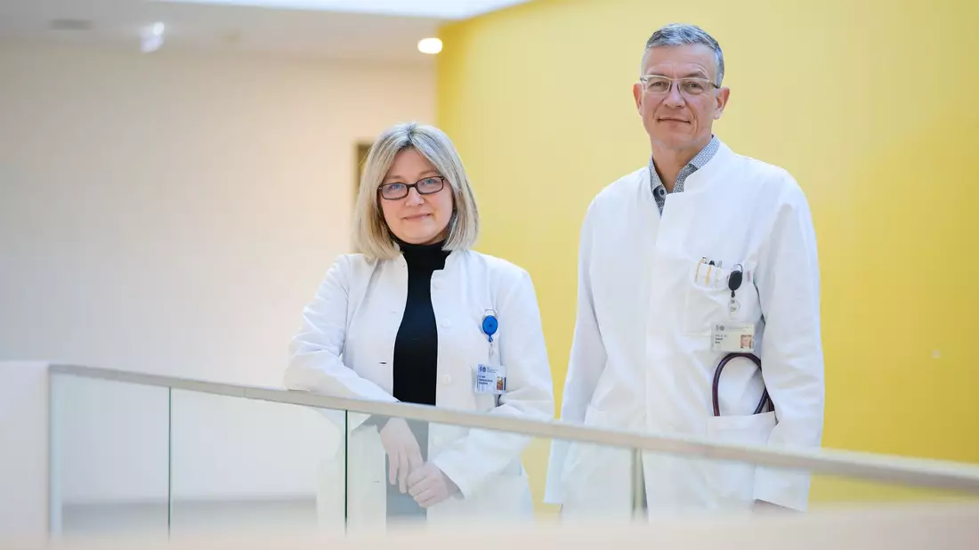 Nicht immer kann bei Patienten eine Diagnose gefunden werden (Archivbild) - Bild: Oliver Dietze/dpa