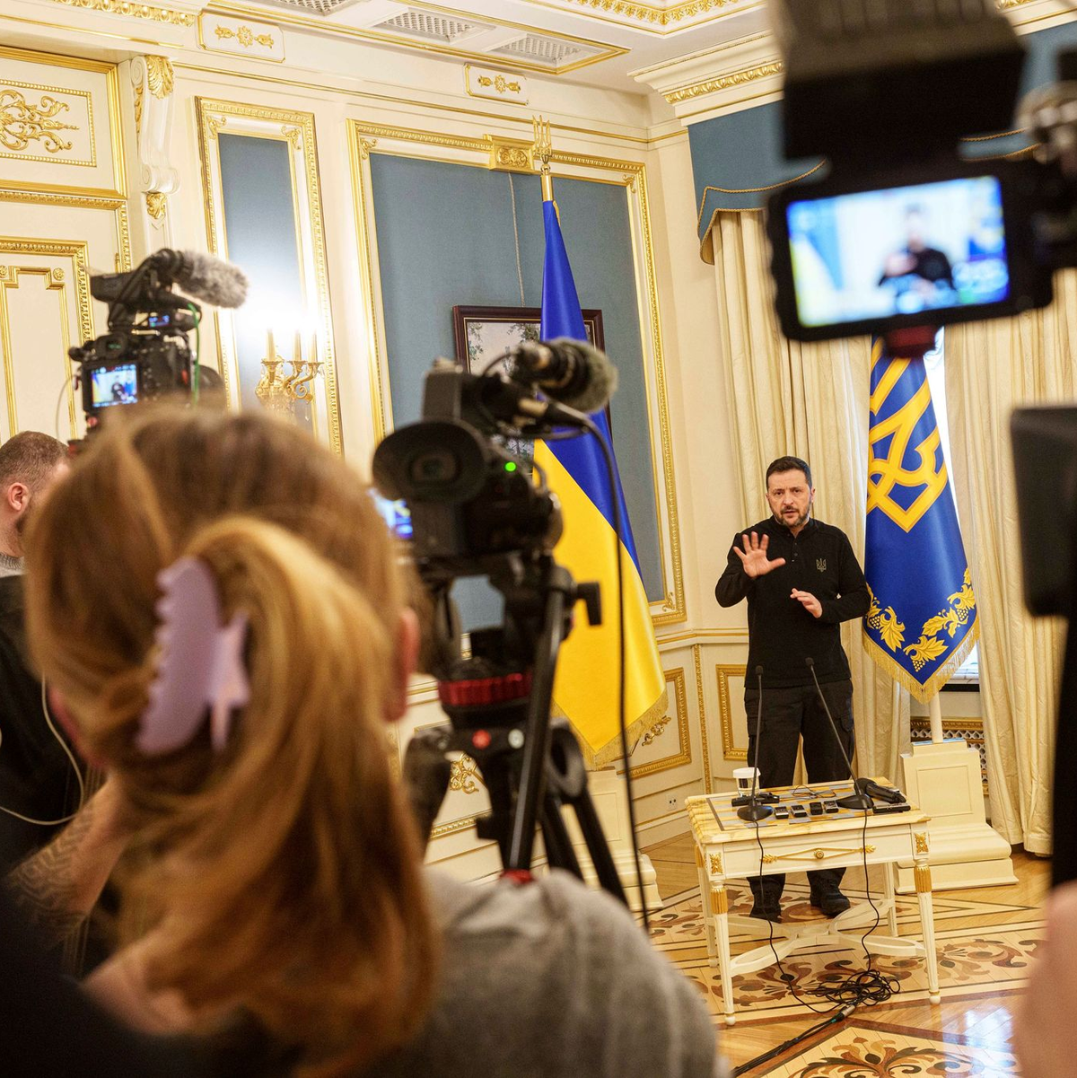 Viel wurde über ein zukünftiges Rohstoff-Abkommen zwischen den USA und der Ukraine spekuliert, doch geht es Selenskyj zufolge erst einmal nur um ein Rahmenabkommen.  - Foto: Evgeniy Maloletka/AP/dpa