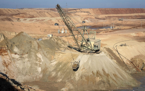 Trump hat die Ausbeutung strategisch wertvoller Rohstoffe in der Ukraine im Auge. (Archivbild) - Foto: Efrem Lukatsky/AP/dpa