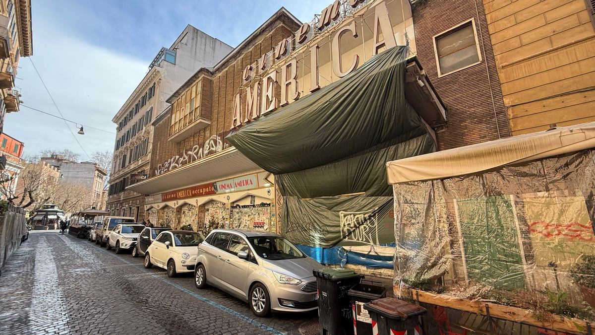 Im Foyer des Kinos «Troisi» lässt sich auch arbeiten, rund um die Uhr. - Foto: Christoph Sator/dpa