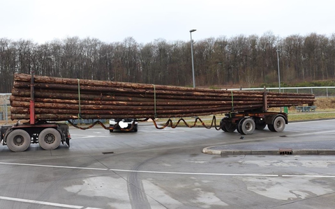 POL-PPTR: Kein Rückgang bei Überladungen - Holztransport 15 Tonnen zu schwer und Sattelzug zudem zu lang - Foto: presseportal.de