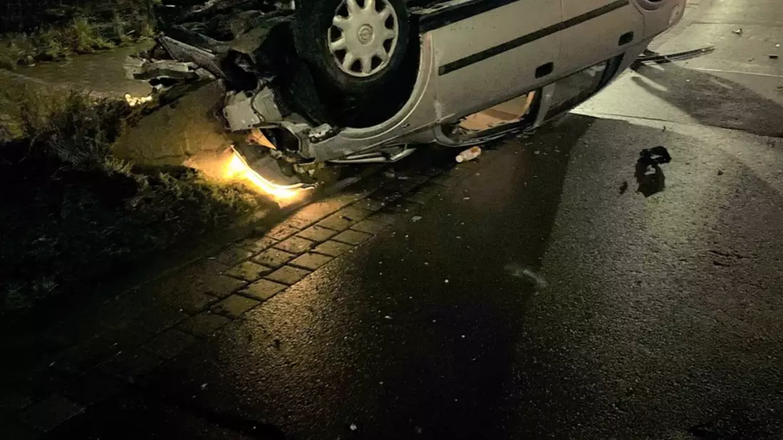 POL-RBK: Rösrath - Pkw überschlägt sich nach Sekundenschlaf des Fahrers - Bild: presseportal.de
