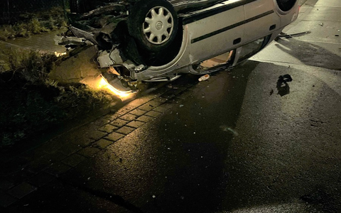 POL-RBK: Rösrath - Pkw überschlägt sich nach Sekundenschlaf des Fahrers - Foto: presseportal.de