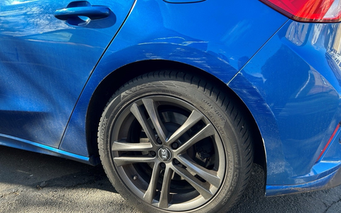 POL-PDKL: Wer hat den Ford Focus beschädigt? - Foto: presseportal.de