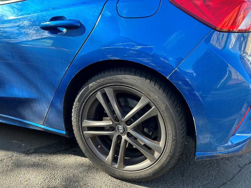 POL-PDKL: Wer hat den Ford Focus beschädigt? - Foto: presseportal.de