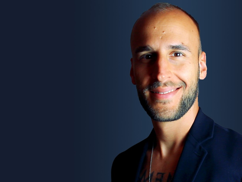 Schluss mit der Friendzone: Andy Friday zeigt Männern, wie sie das Herz ihrer Traumfrau erobern - Foto: presseportal.de