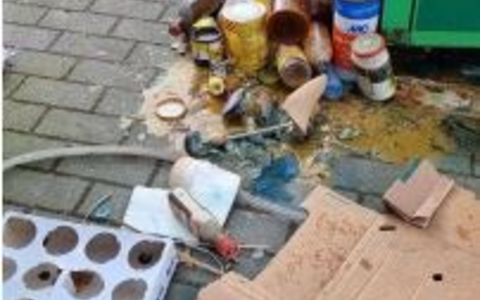 POL-SE: Elmshorn - Erneut unerlaubte Umgang mit Abfall - Polizei erhofft sich Zeugenhinweise - Foto: presseportal.de POL-SE: Elmshorn - Erneut unerlaubte Umgang mit Abfall - Polizei erhofft sich Zeugenhinweise - Foto: presseportal.de