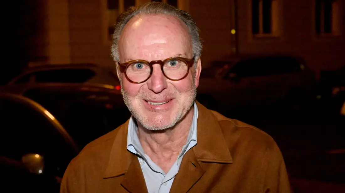 Ex-Bayern-Chef Karl-Heinz Rummenigge formuliert Erwartungen an Trainer Vincent Kompany. - Bild: Felix Hörhager/dpa