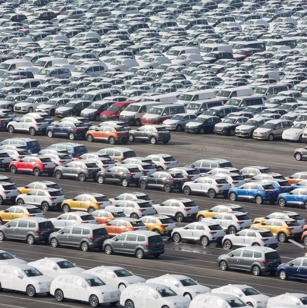 25 Prozent für Autos und alle anderen Dinge: Das ist Donald Trumps Ansage zu neuen Zöllen. (Archivbild)  - Foto: Jörg Sarbach/dpa