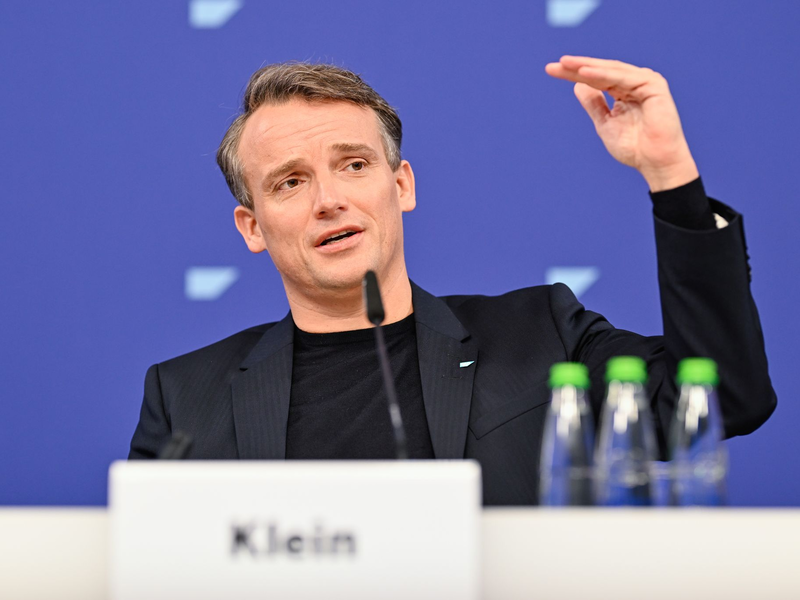 Der gesamte SAP-Vorstand erhielt für 2024 mehr als 58 Millionen Euro. (Archivbild) - Foto: Uwe Anspach/dpa