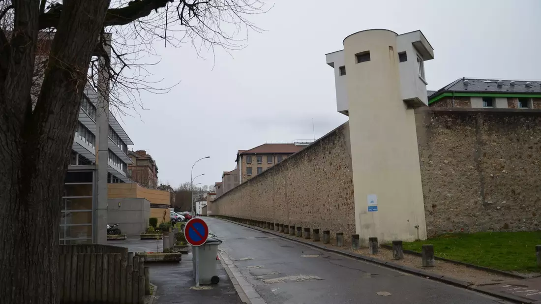 Aus diesem Gefängnis im französischen Fresnes war Ferrara geflohen. - Bild: picture alliance / dpa