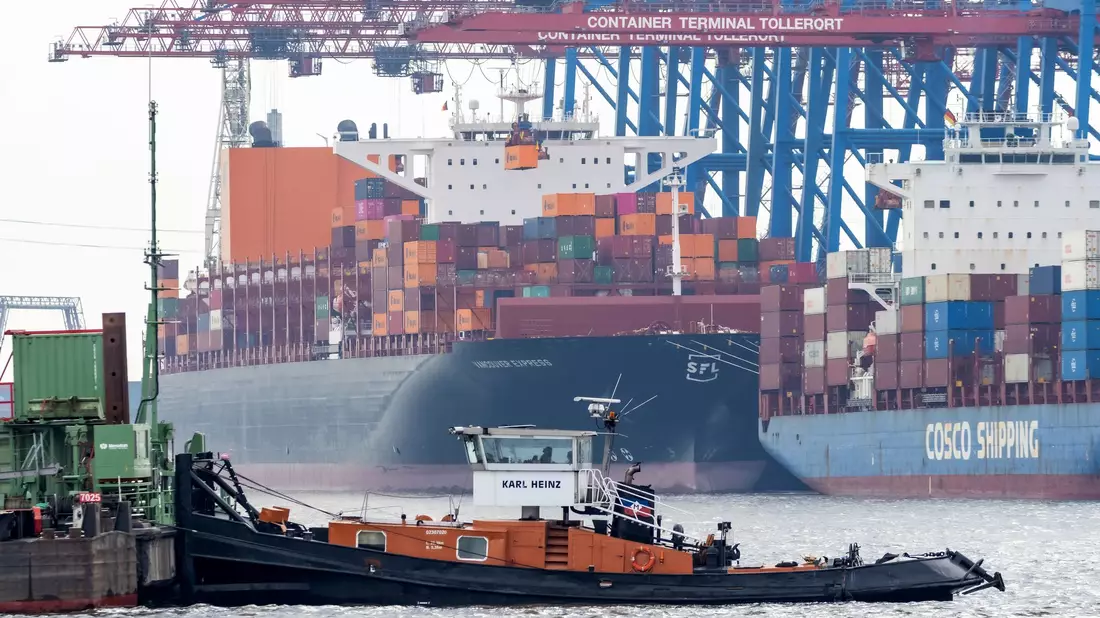 Große Schiffe, die auf Lotsen angewiesen sind, konnten in Hamburg nicht fahren. - Bild: Bodo Marks/dpa