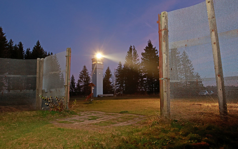 Beobachtungsturm an der ehemaligen DDR-Grenze bei Sorge. (Symbolbild)  - Foto: Matthias Bein/dpa