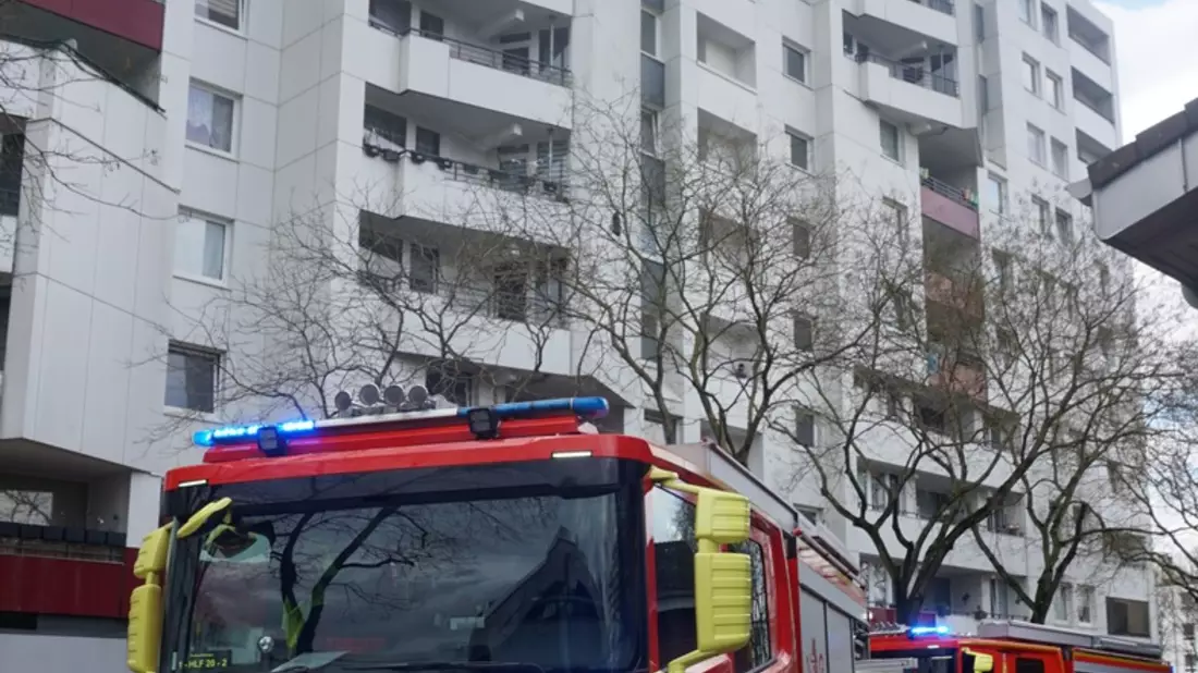 FW Ratingen: Rauchentwicklung im Hochhaus und Brandmeldeanlage! - Bild: presseportal.de
