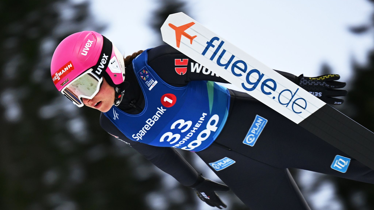 Vinzenz Geiger war mit seinem Sprung zufrieden. - Foto: Hendrik Schmidt/dpa