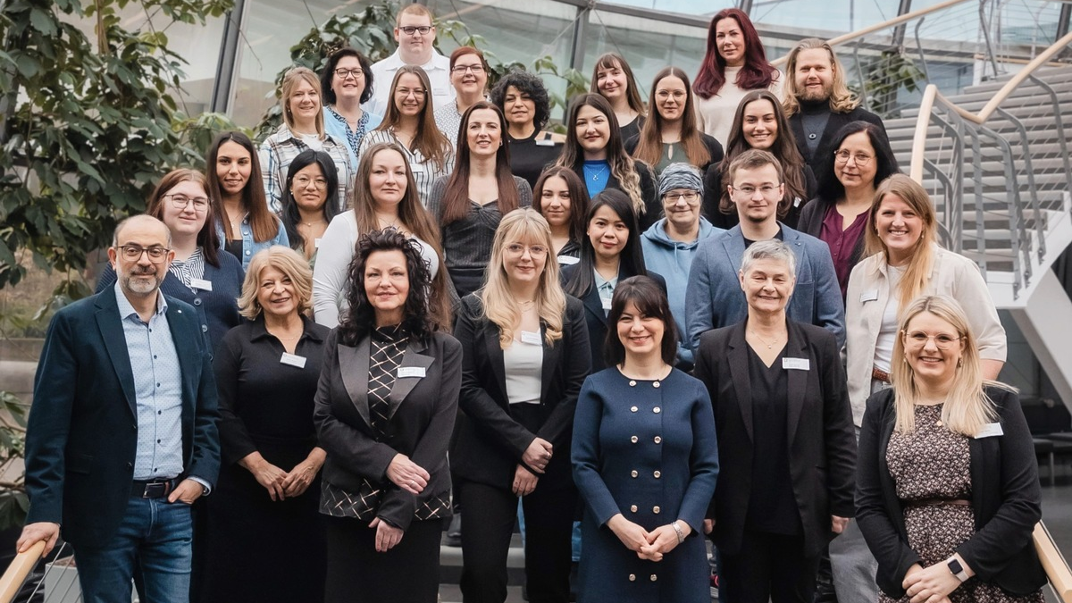 Spezielle Pflege auf Stroke Units - Qualifizierungslehrgang am RHÖN-KLINIKUM Campus Bad Neustadt erfolgreich beendet - Foto: presseportal.de