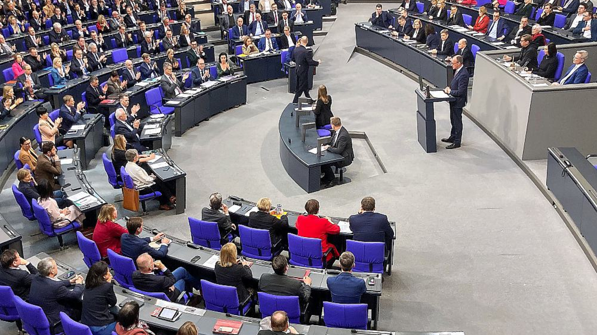 Bundestag debattiert über 
