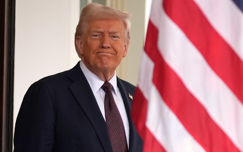 US-Präsident Trump hatte den ukrainischen Präsidenten Selenskyj in einem Online-Post als Diktator bezeichnet. - Foto: Evan Vucci/AP/dpa