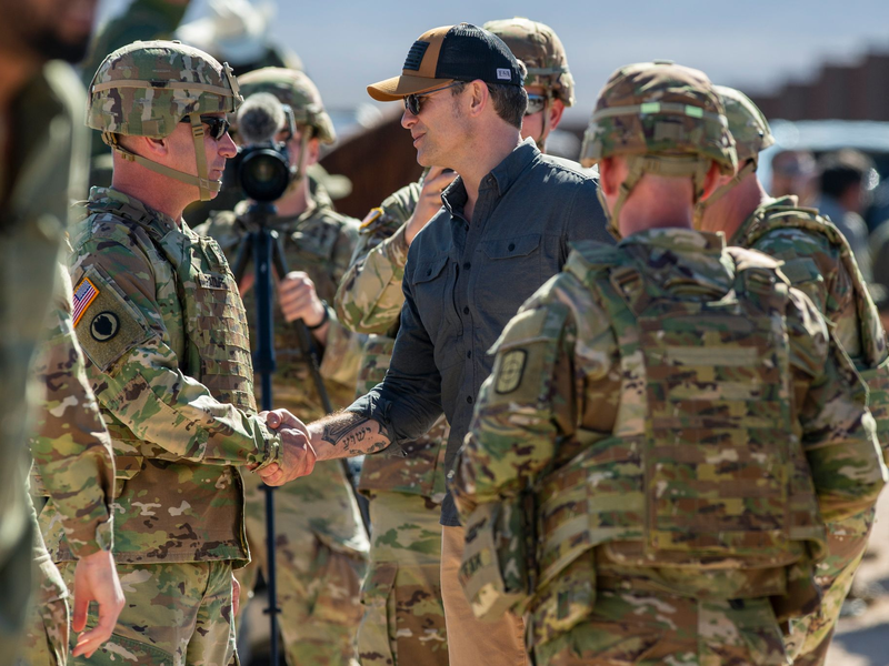 US-Verteidigungsminister Hegseth soll die Anordnung von Präsident Trump umsetzen. (Archivbild) - Foto: Andres Leighton/AP/dpa