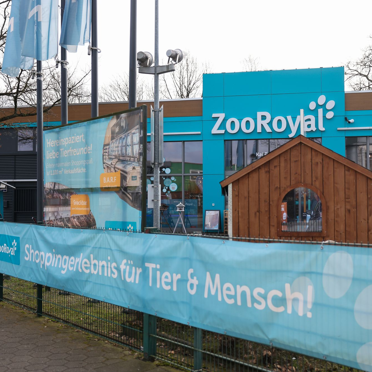 Bei ZooRoyal gibt es unter anderem Hundewaschstationen. - Foto: Christian Charisius/dpa