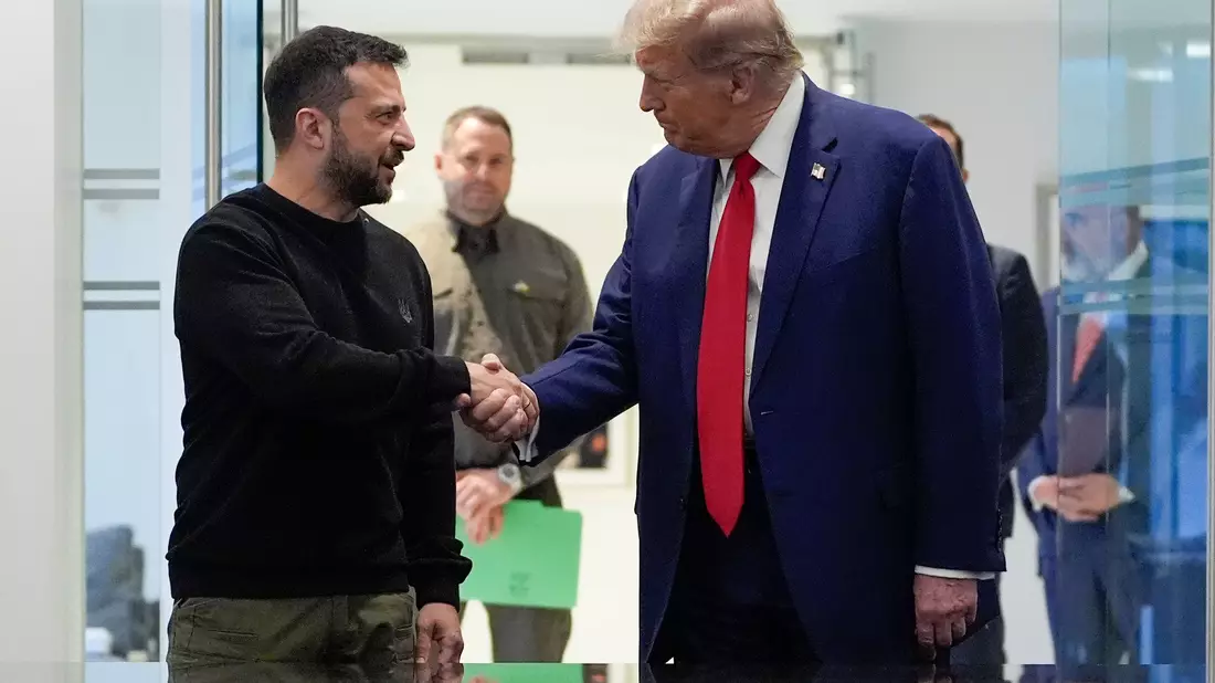 Selenskyj soll heute ein Rahmenabkommen mit den USA unterschreiben. (Archivbild) - Bild: Julia Demaree Nikhinson/AP/dpa