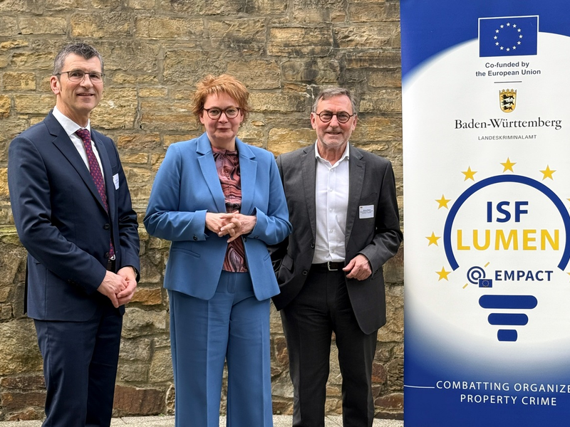 LKA-NI: Kein Geldautomatensprenger kann sich mehr sicher fühlen - Internationale Konferenz mit starkem Signal / Polizeibehörden: Täter verändern ihr Vorgehen / Verdrängungseffekte feststellbar - Foto: presseportal.de