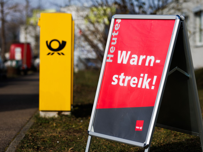 Die Warnstreiks bei der Post gehen zwei weitere Tage weiter.  - Foto: Philipp von Ditfurth/dpa