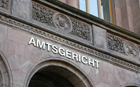 HZA-P: Amtsgericht Cottbus setzt Geldstrafe in Höhe von 3.450 Euro fest / Schmuggelversuch am Flughafen BER kommt Reisenden teuer zu stehen - Foto: presseportal.de