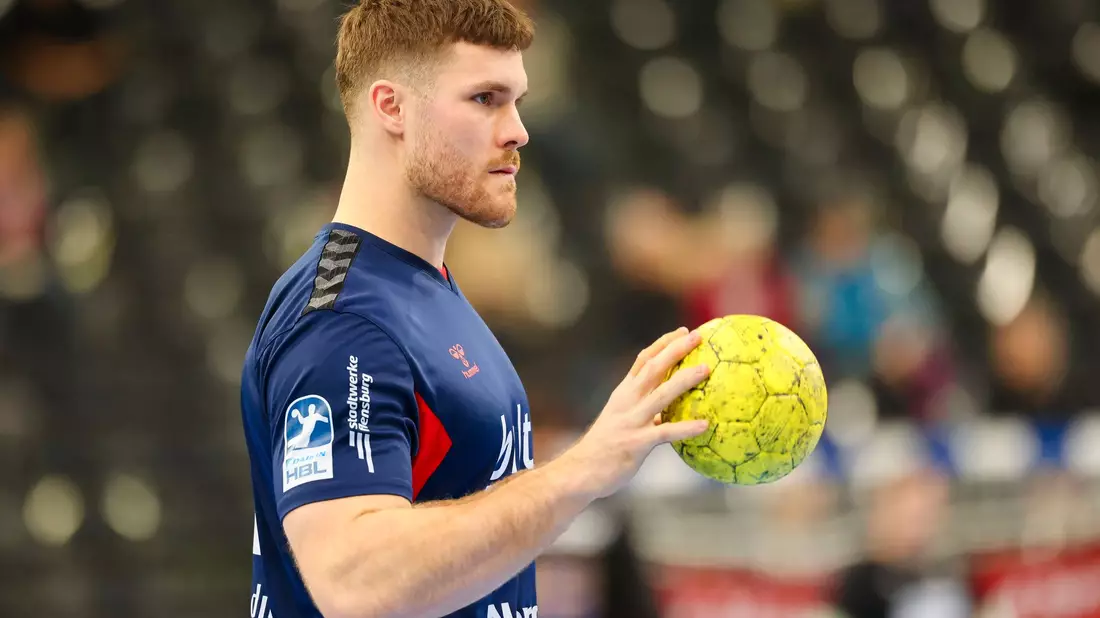 Noch im Flensburg-Trikot: Johannes Golla will Melsungen ärgern.  - Bild: Frank Molter/dpa