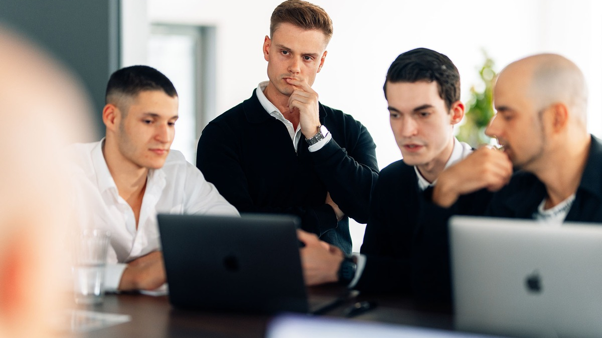 Effizienter Vertrieb trotz kleiner Teams: Marvin Flenche von umsatz.io verrät, wie Selbstständige ihre Verkaufszahlen steigern - Foto: presseportal.de